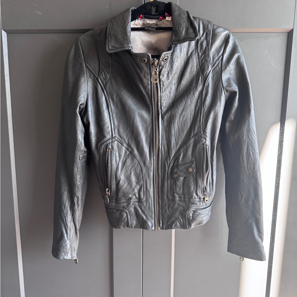 Doma Black Leather Jacket - image 2